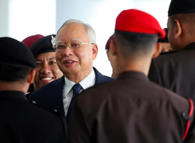 Eks PM Malaysia, Najib, Mundur dari Banding Penahanan Rumah: Laporan Media Menghebohkan!