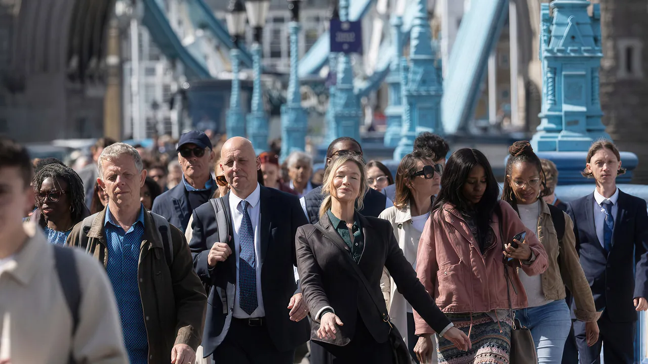 Rayakan 25 Tahun Bridget Jones: Eksplorasi Lokasi Nyata di London yang Menginspirasi Filmnya!