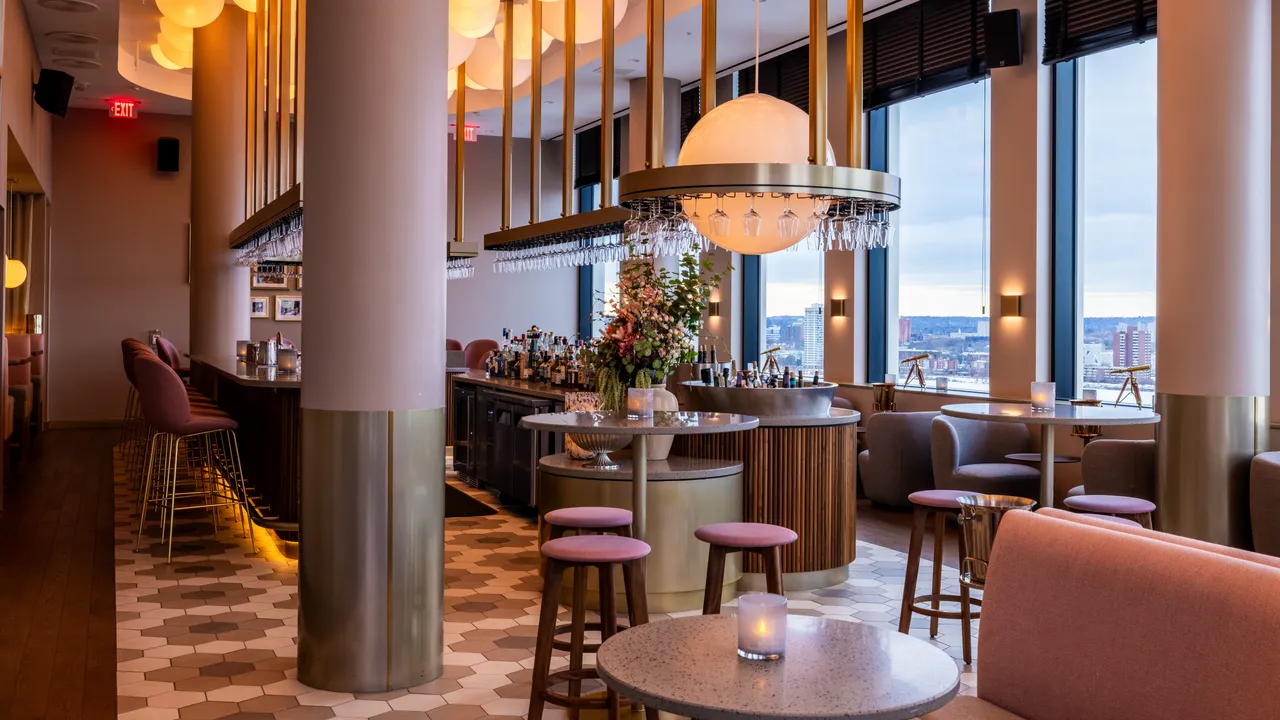 23 Bar Terbaik di Boston: Speakeasy, Anggur Alami, dan Nonton Pertandingan!