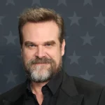 David Harbour Resmi Bergabung di 'John Rambo' sebagai Mayor Trautman!