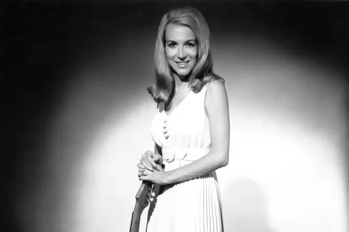 Jeannie Seely Kembali Mengguncang Industri Musik dengan Debut Hot Country Songs: Menyusuri Jejak Chart 1966!