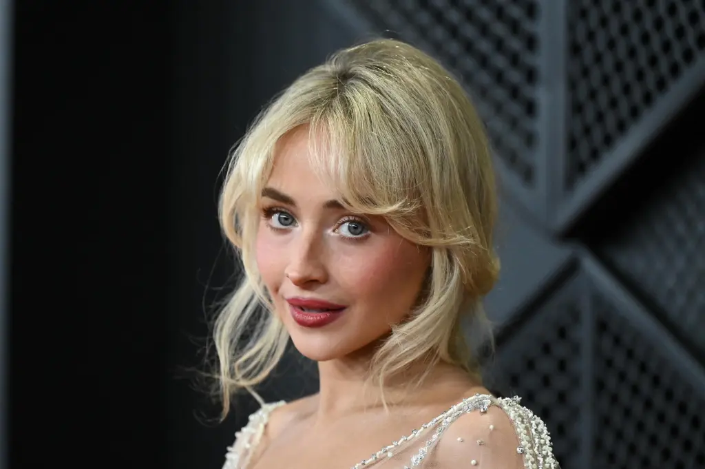 Sabrina Carpenter Minta Maaf Usai Reaksi Terhadap Nyanyian Budaya yang Viral