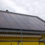 Ilmuwan Ubah Kayu Biasa Jadi Alat Energi Surya yang Terus Hasilkan Listrik Setelah Matahari Terbenam!