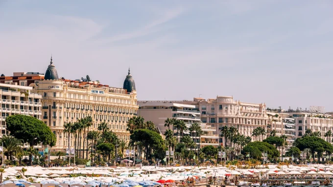 Pengalaman Menginap di Hotel French Riviera yang Akan Muncul di 'The White Lotus Season 4'—Simak Serunya!