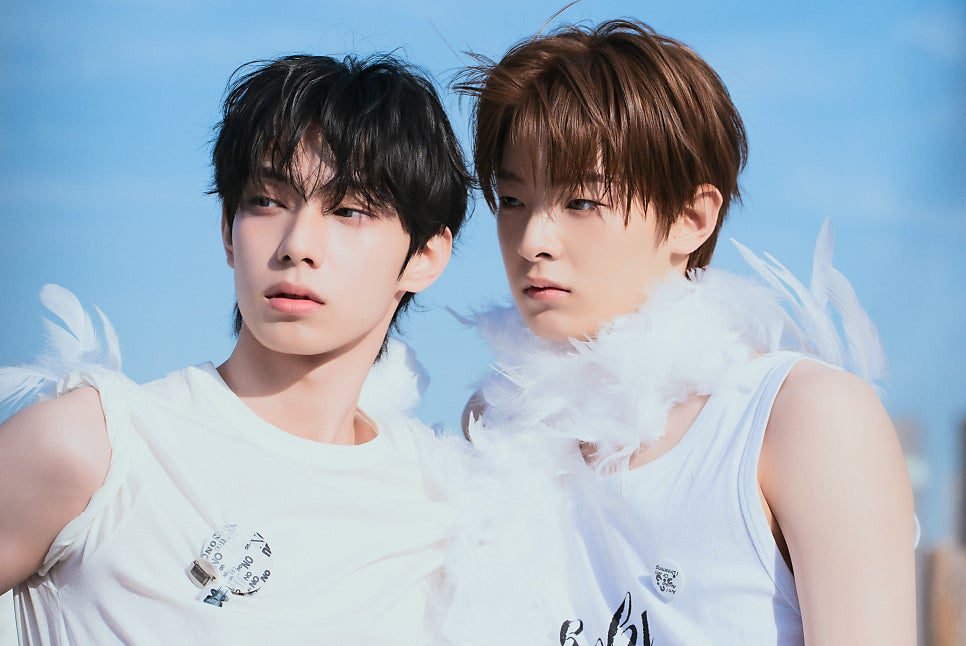 Chuei Li Yu dan Kang Woo Jin Resmi Perkenalkan Nama Grup FLARE U + Debut di Media Sosial!
