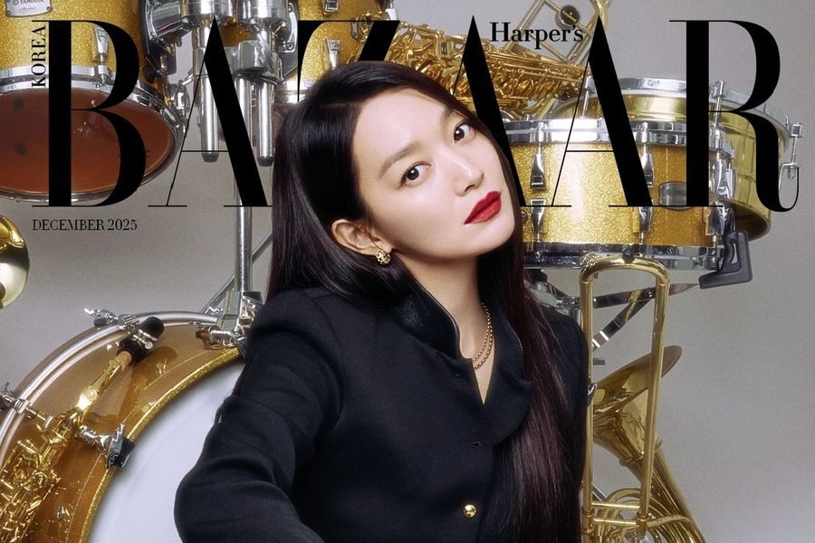 Shin Min Ah Ungkap Cinta pada Perhiasan Berlapis, Harapan Akhir Tahun Usai Syuting “The Remarried Empress,” dan Banyak Lagi!