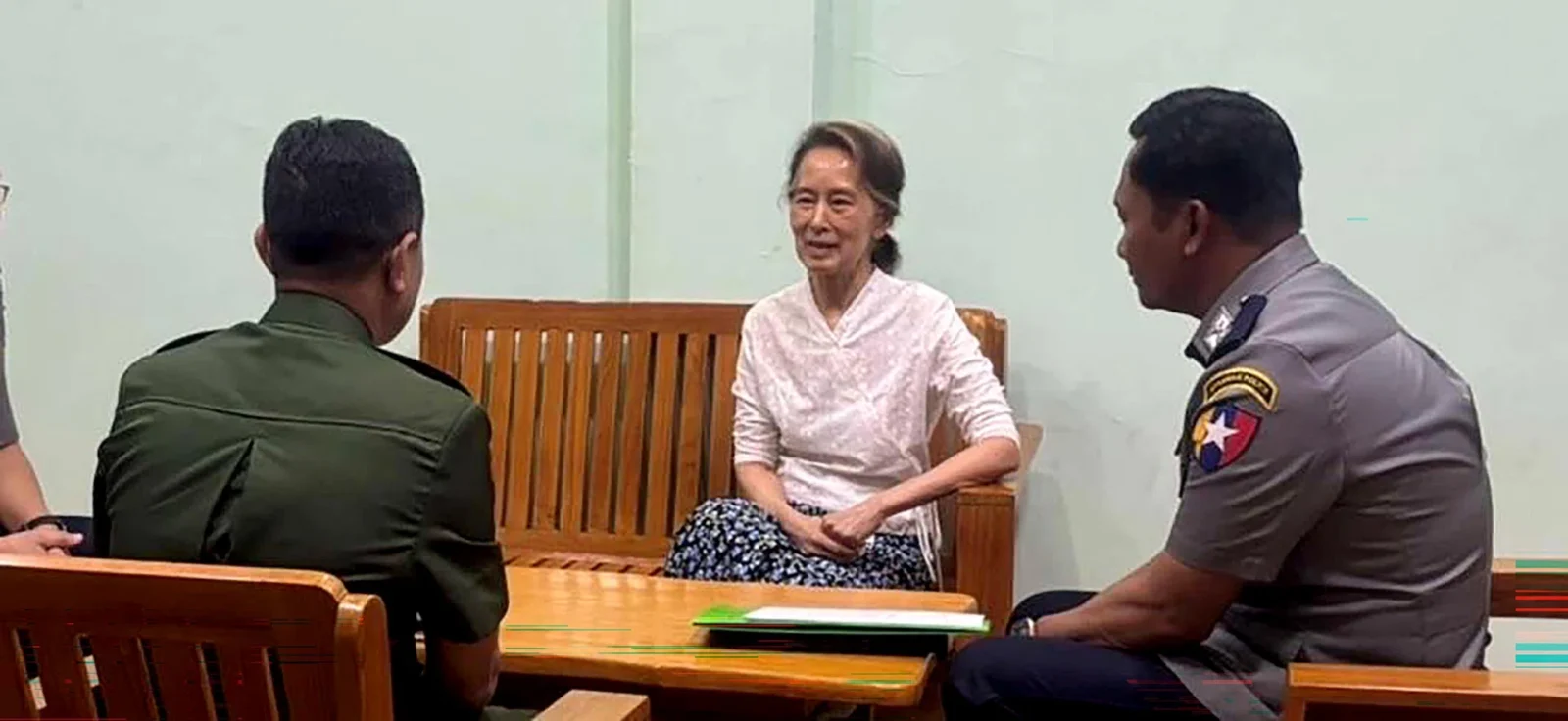 Aung San Suu Kyi Dipindahkan ke Penahanan Rumah; Siap Temui Tim Hukum Akhir Pekan Ini!