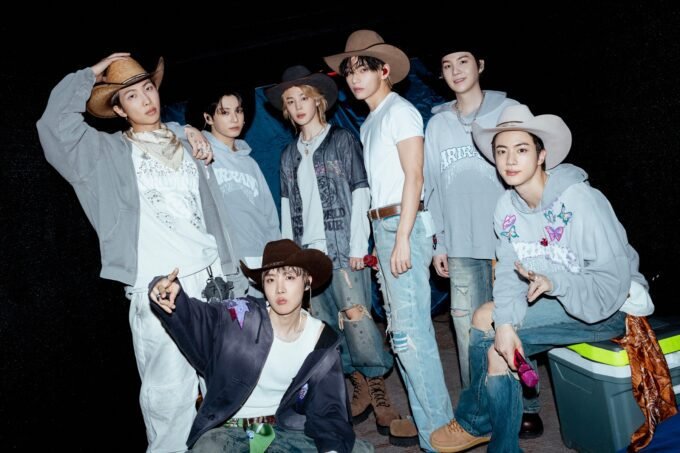 BTS Tetap Dominasi dengan Posisi Top 10 di Billboard 200!