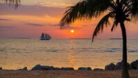20 Kota Pantai Terbaik di Pantai Timur yang Wajib Dikunjungi, Dari Florida Sampai Maine!
