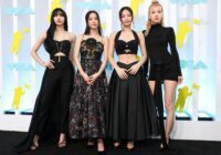 Highlight! BLACKPINK: JENNIE, JISOO, LISA & ROSÉ Memukau di Karpet Merah Met Gala!