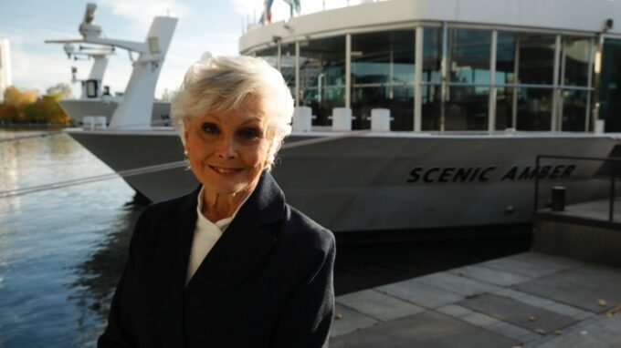 Scenic Luncurkan Insentif Spesial untuk Rayakan Seri ‘Angela Rippon’s River Cruises’!