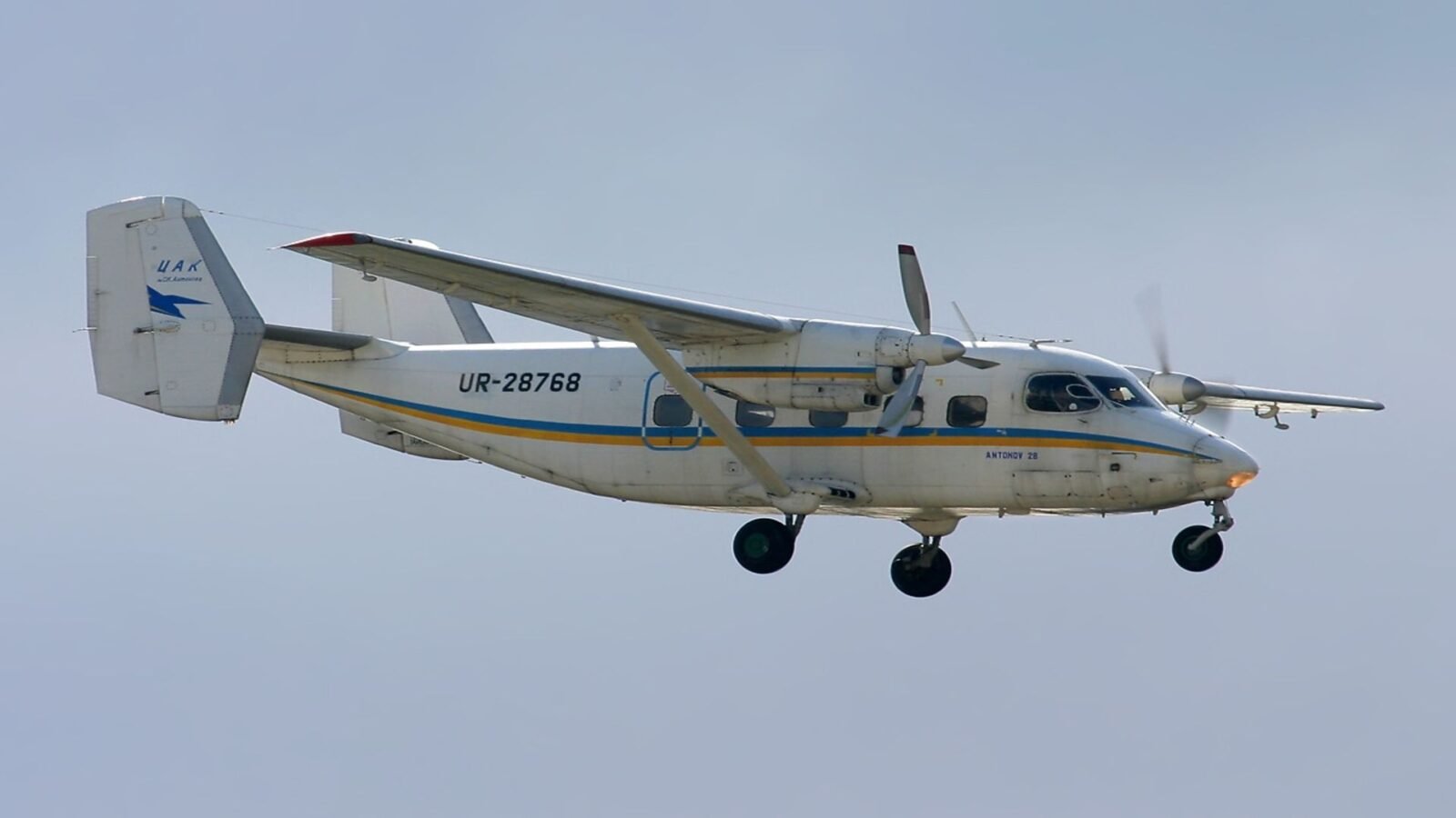 Ukraina Ubah Antonov An-28 Berusia 55 Tahun Jadi Mesin Pembunuh Drone dengan Minigun, Drone Interceptor, dan Targeting VR!