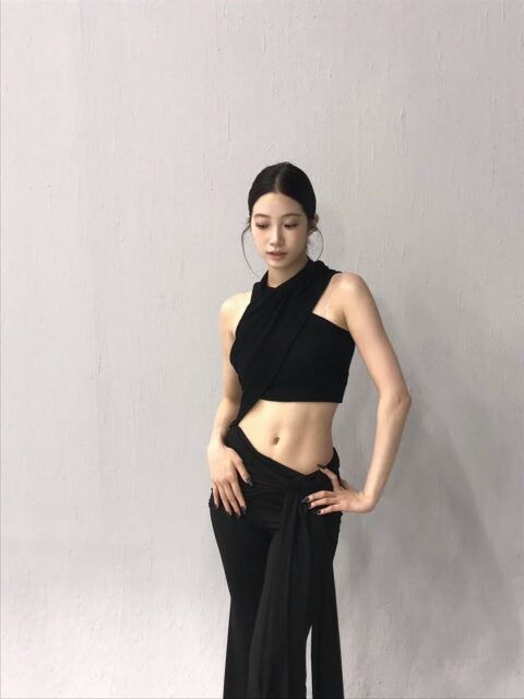 Kazuha in sophisticated outfit