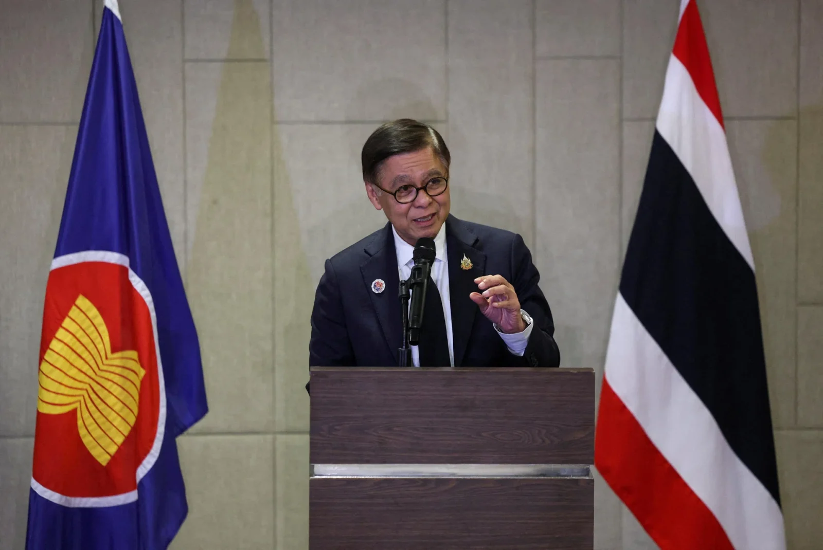 Pemimpin Thailand dan Kamboja Bertemu di Sidelines Asean, Tensi Masih Menyertai Gencatan Senjata