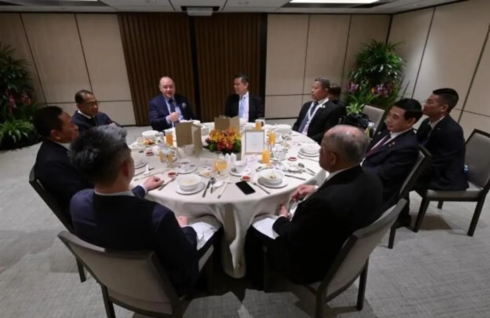 Shangri-La Dialogue 2026: Para Menhan ASEAN Tegaskan Komitmen untuk Lancarnya Arus Perdagangan Melalui Koridor Internasional!