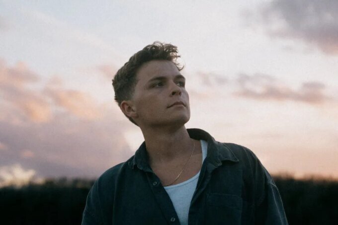 'Demons' karya Josiah Queen Pertahankan Posisi Puncak Chart Lagu Teratas Gabb Music Selama 2 Bulan!