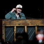 Morgan Wallen Gegerkan Denver Setelah Piano Terbalik Saat 'Sand In My Boots' Mengalami Glitch!