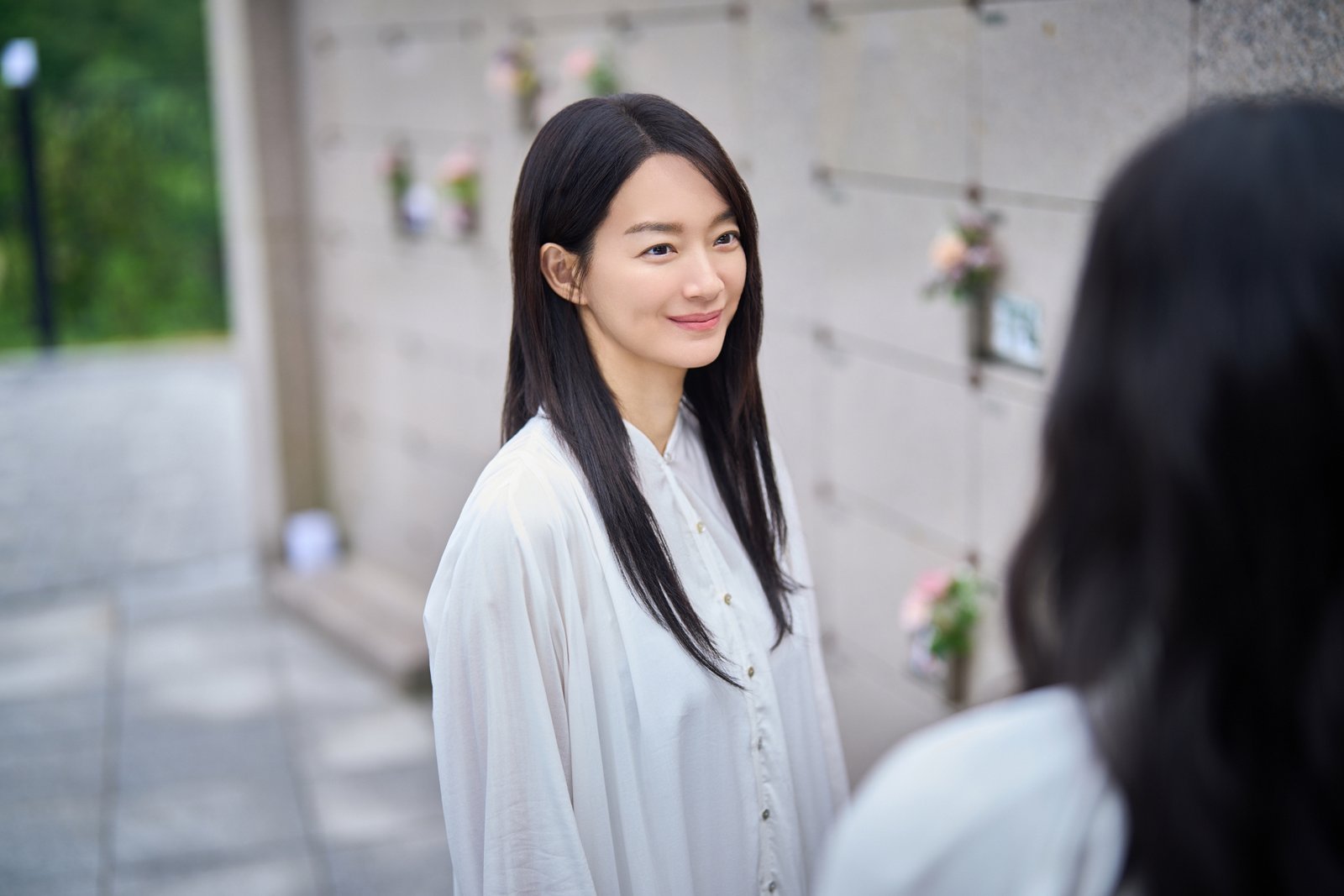 Shin Min Ah as Seo Jin