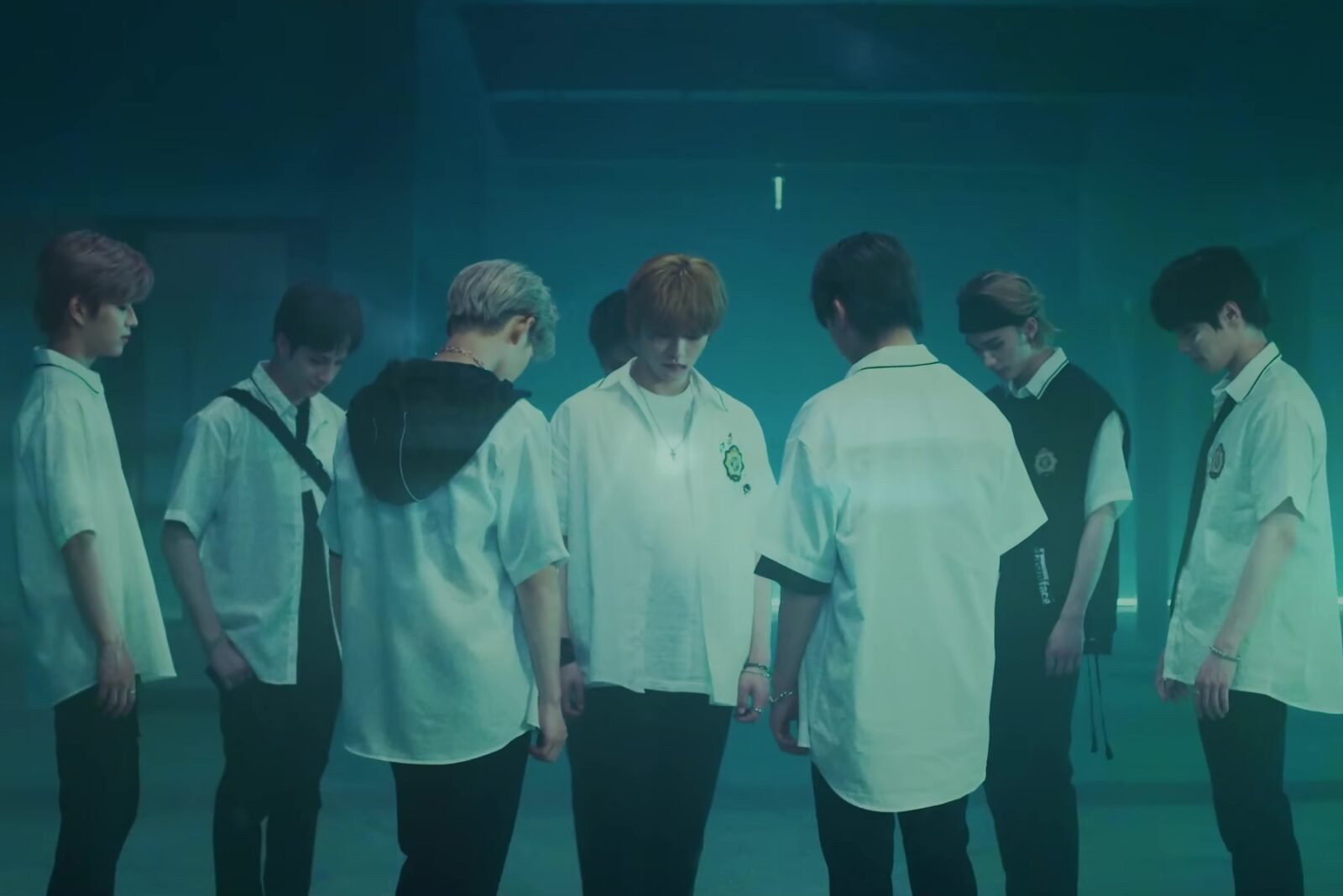 Stray Kids Gapai 100 Juta Views Untuk MV "Easy", Jadi yang Ke-20 Dalam Sejarah!