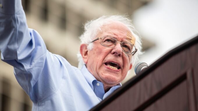 Saatnya Merebut Kembali Apa yang Hilang: Bernie Sanders Dorong Publik Amerika Miliki 50% Saham Perusahaan AI!