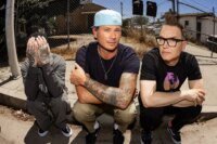 Blink-182 Siapkan Kejutan untuk Ulang Tahun ke-25 'Take Off Your Pants and Jacket'!