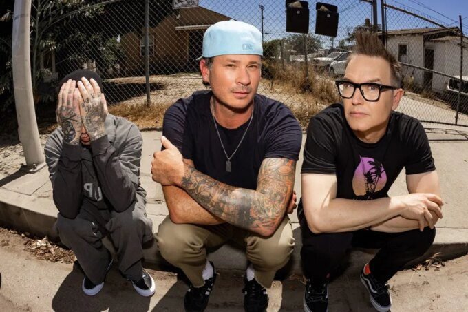 Blink-182 Siapkan Kejutan untuk Ulang Tahun ke-25 'Take Off Your Pants and Jacket'!