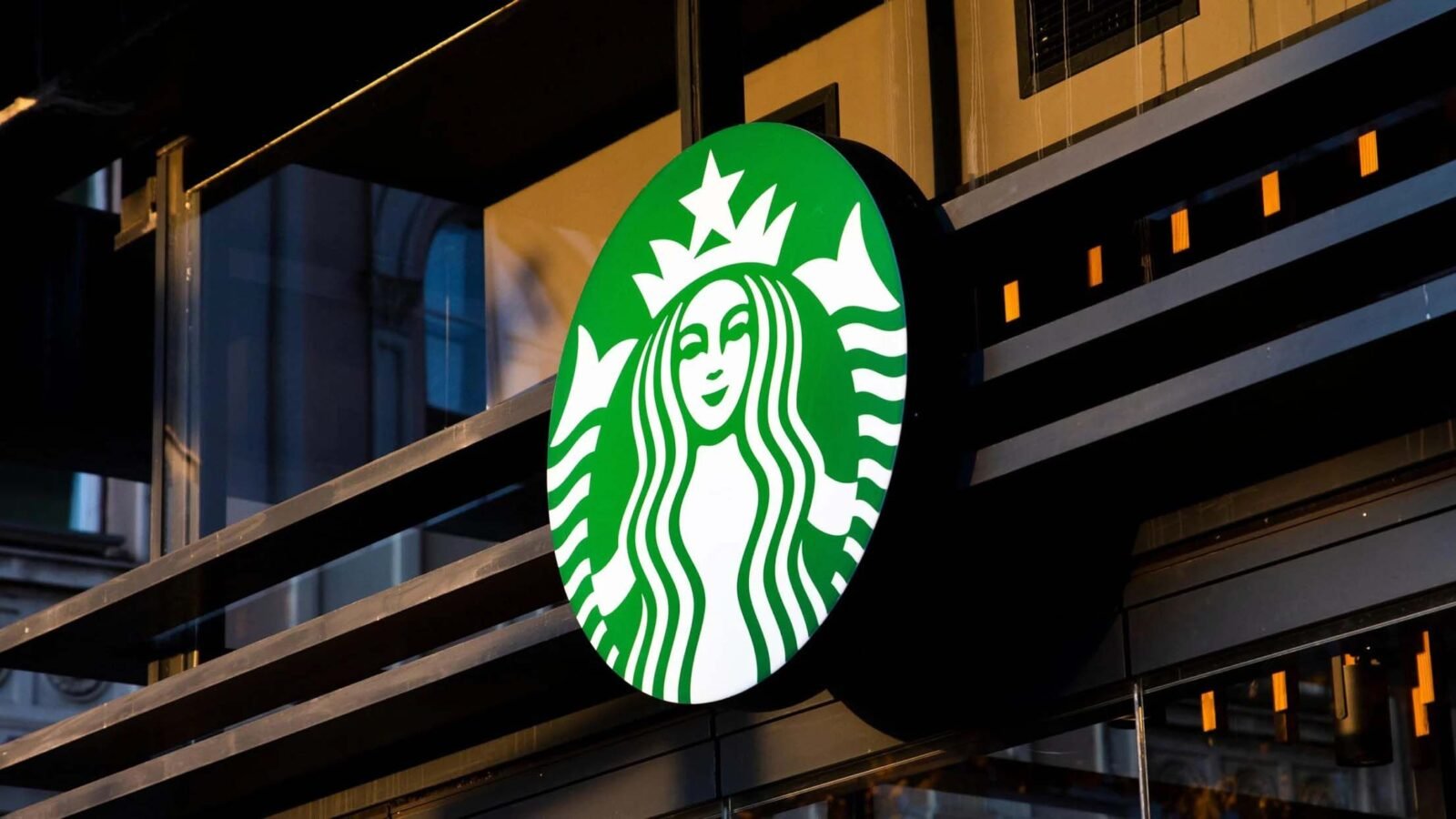 Starbucks Menyerah pada Alat Inventaris AI Setelah 9 Bulan, Fokus Kembali pada Konsistensi dan Eksekusi yang Optimal