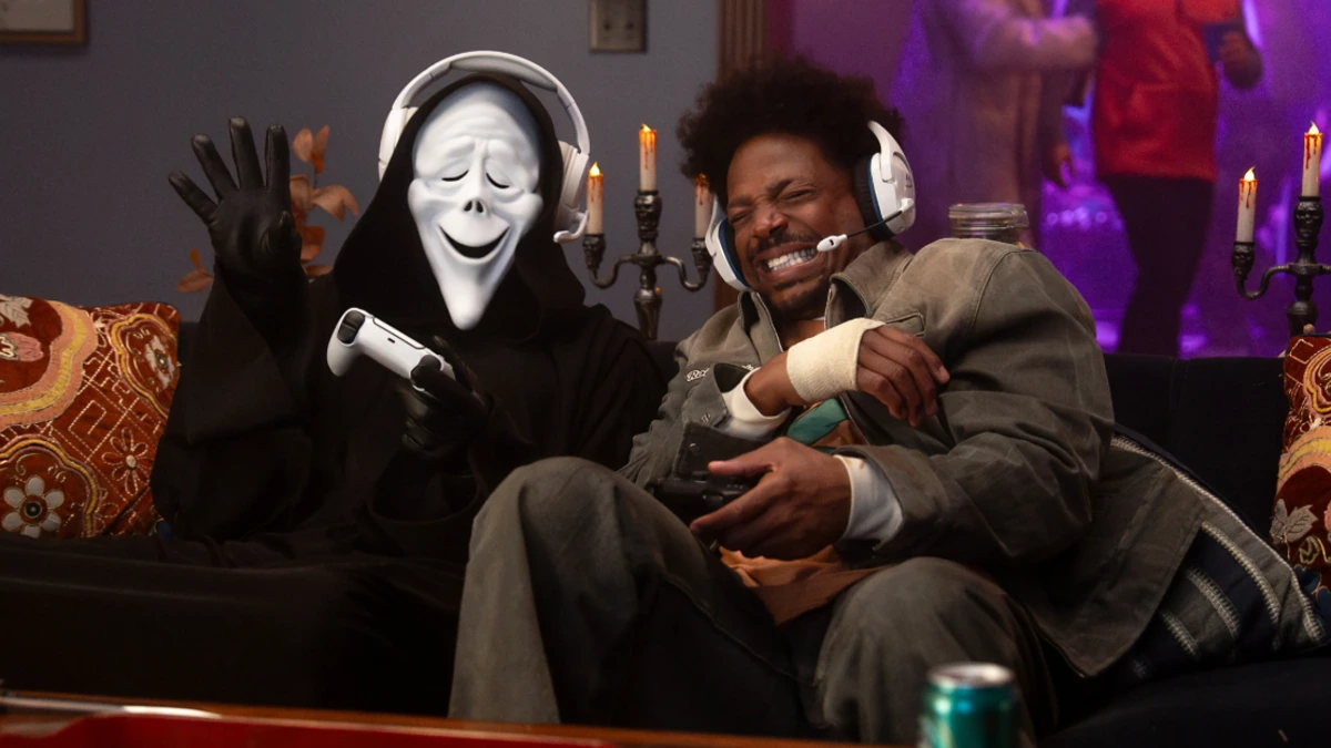 Ulasan 'Scary Movie' - Kembalinya The Wayans Brothers dengan Kejutan Absurd yang Bikin Ngakak!
