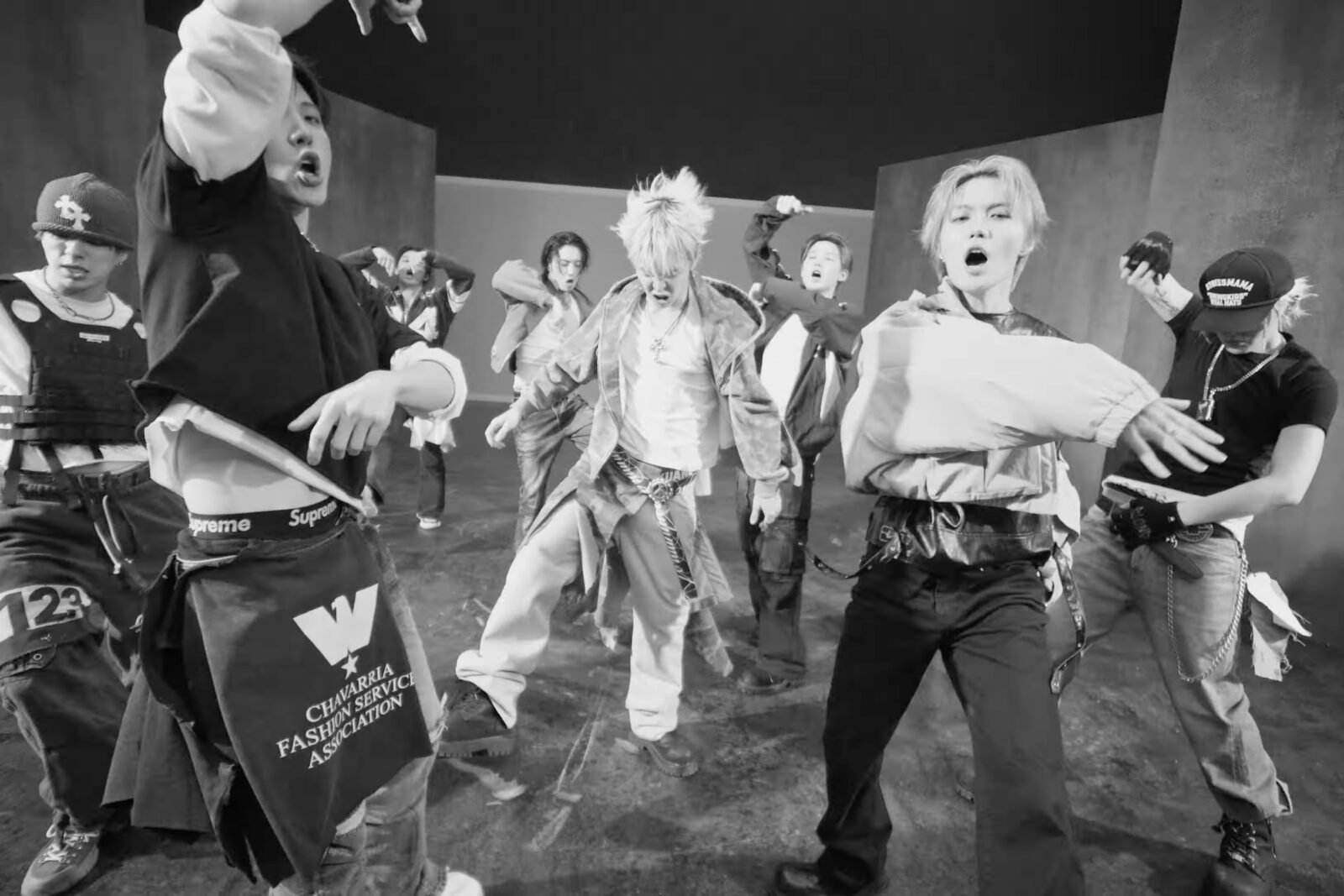 TREASURE Pamer Tarian Enerjik di Video Penampilan Baru "IF I"!