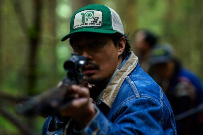 Zo In Sung Menjadi Warga Lokal dengan Insting Bertahan Hidup yang Kuat di Film Terbaru “HOPE”