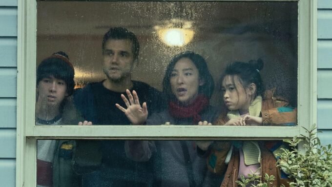 Trailer Terbaru The Last House: Keluarga Terjebak dalam Ketegangan Sci-Fi di Netflix!